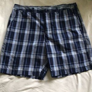 Croft&Barrow Blue Plaid Flat Front 4 Pocket Shorts 9” Inseam Cotton Size 38